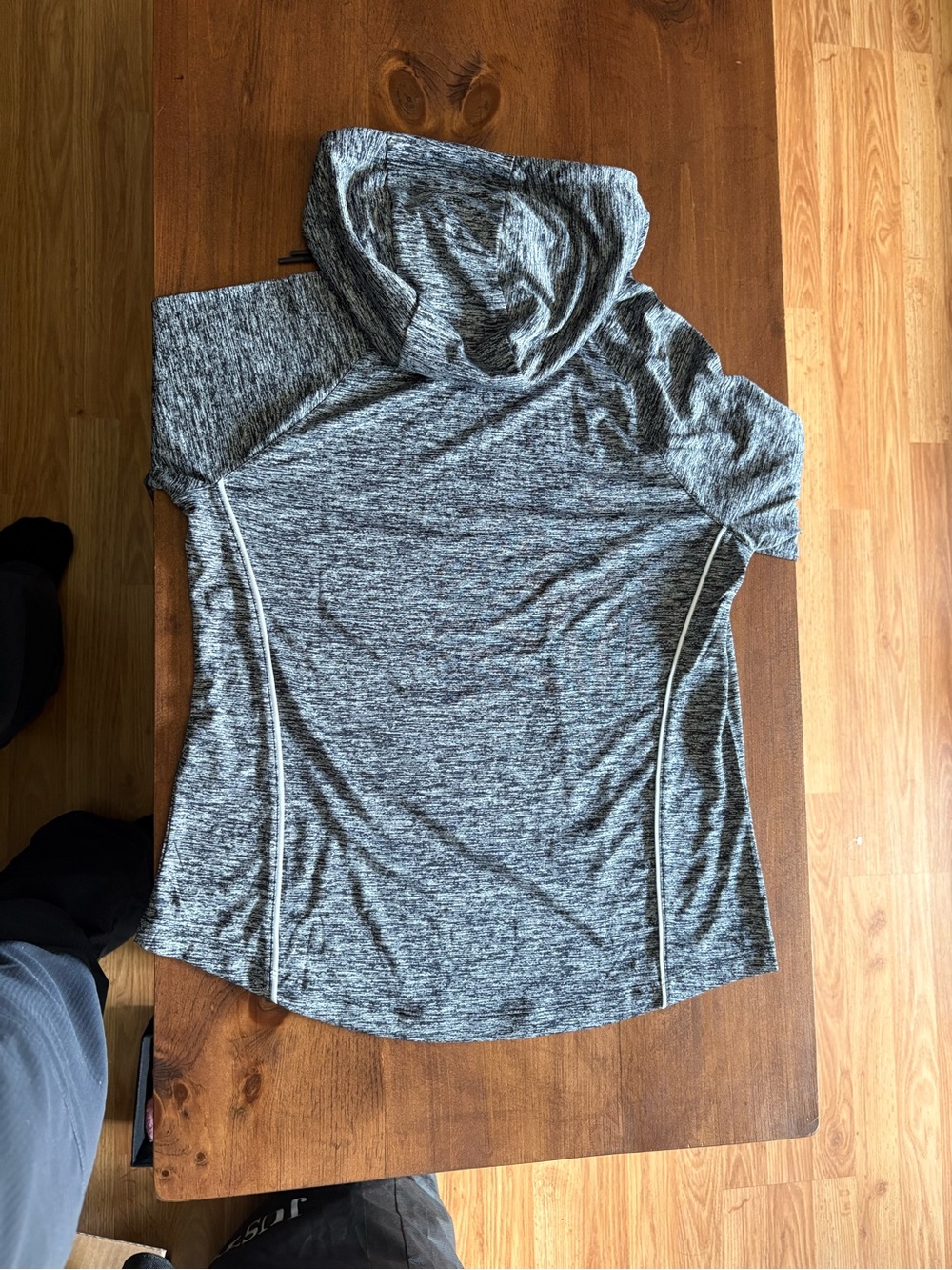 💥Buy 2 Get 1 Free💥 Under Armour Women’s Heather Gray Hooded Active Top